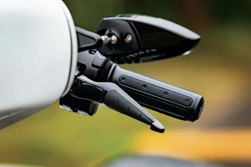 Kuryakyn ISO® Lever Set
