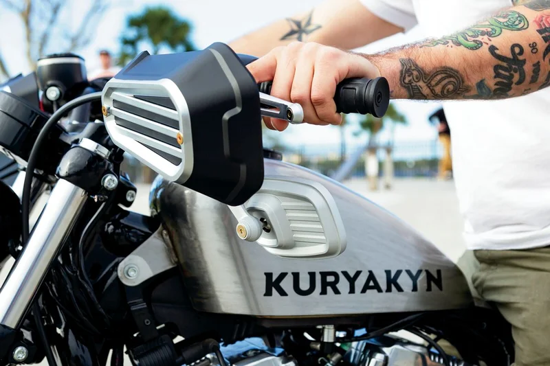 Kuryakyn GRIPS DILLINGER - HD 82-UP CAB