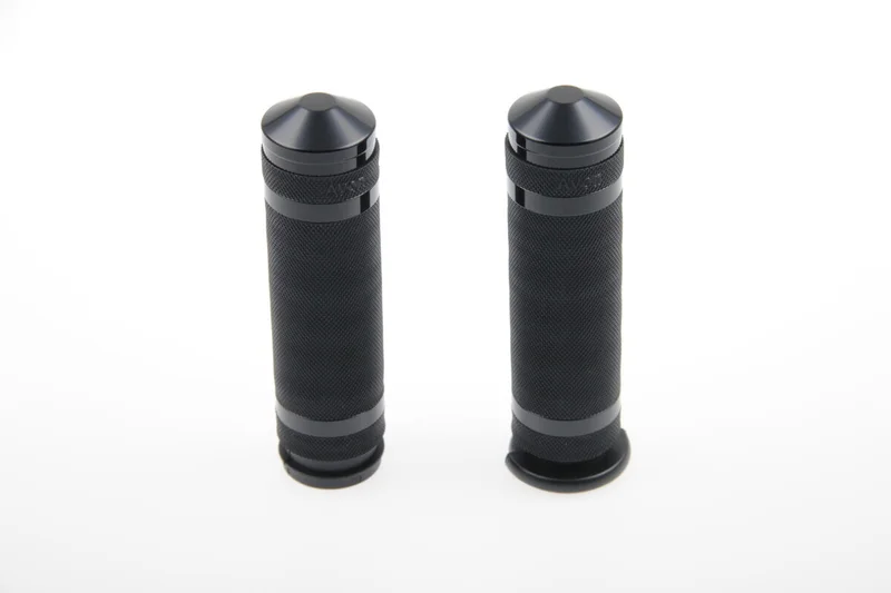 Cult-Werk 1" / 25.4mm Grooved handlebar grips. Black