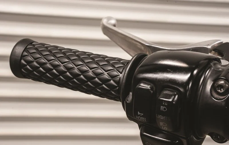 Burly Diamondback handlebar grip set 7/8" (22mm). Black