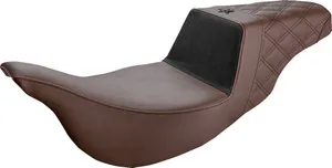 Saddlemen Unknown Industries Extended Reach Performance Gripper Seat<br><ul><li>Extends the driver's seating area by a full 2"</li><li>Combines a Gelcore™ interior and Ultra-foam to create a foam that is a perfect balance of rigidity and user compliance</li><li>Crafted with Saddlemen's carbon fiber at the front, black gripper on the lumbar support and SaddleHyde™ sides</li></ul>