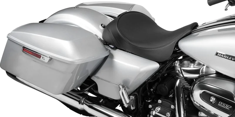 Drag Specialties SEAT SOLO FRONT SMOOTH WITH BA
