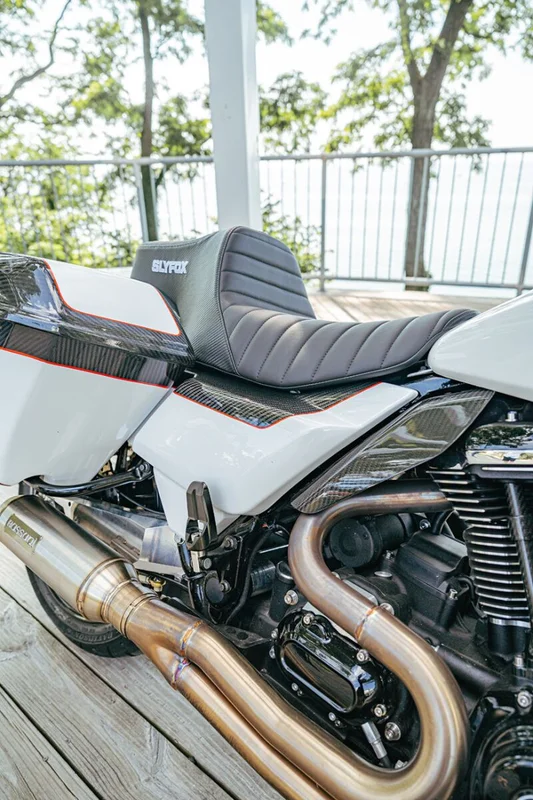 SlyFox SEAT HIGHNOON SLVR LOGO TOURIN