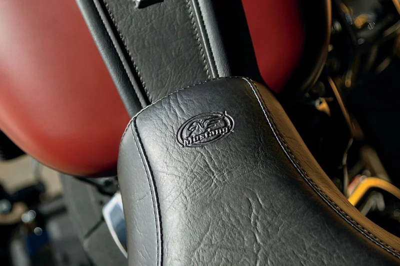 Mustang SEAT SOLO DBR MXTOUR FLHC