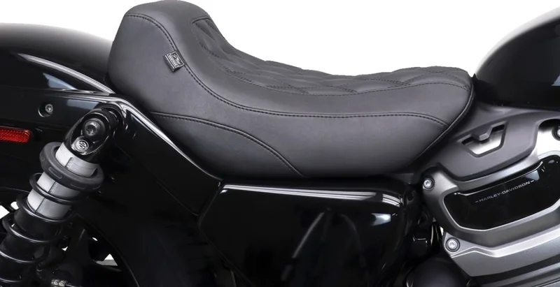 Mustang SEAT SOLO TRIPPER - RH950 22-U