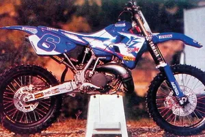 TECNOSEL SEATCOVER TEAM YAMAHA 98