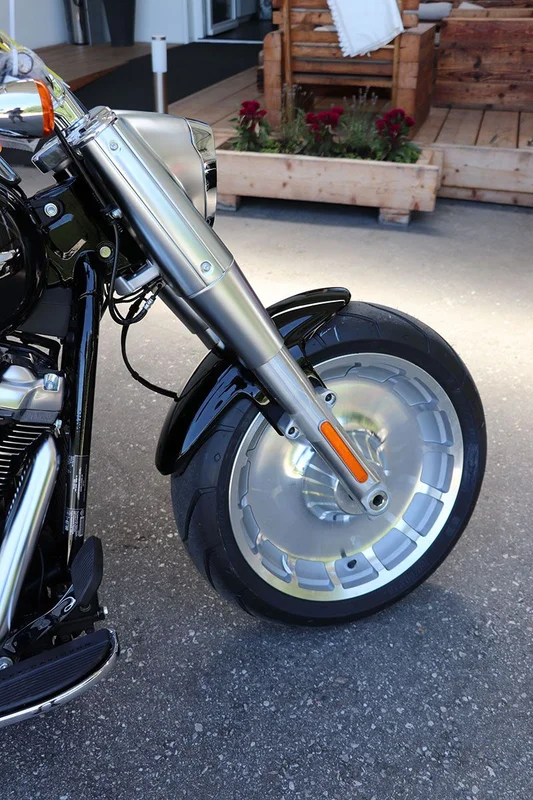 Cult-Werk Front fender ''Custom V1''. Gloss black