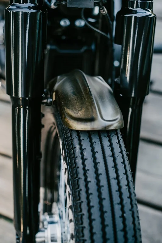 Cult-Werk FXBB front fender ''Old School''. Gloss black