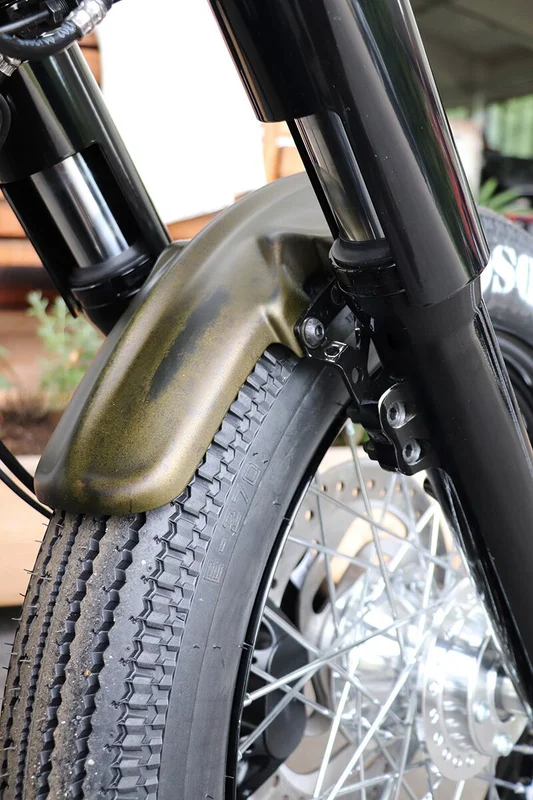 Cult-Werk FXBB front fender ''Old School''. Gloss black