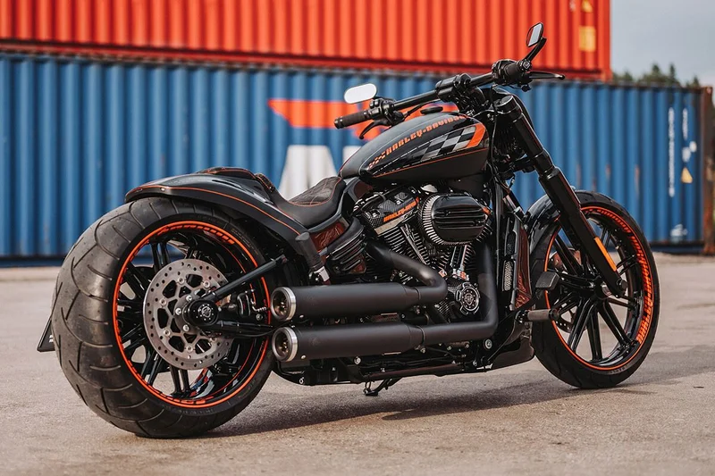 Cult-Werk Softail wide fender kit ''Racing''. 2-up seat