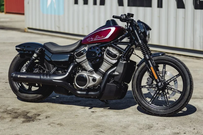 Cult-Werk Front fender Old School. Gloss black