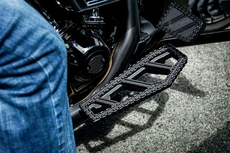 Kuryakyn PAD BRAKE PEDAL RIOT - SATIN B