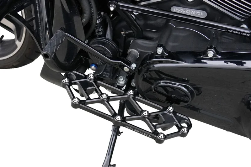 Arlen Ness FLOORBOARD DRIVER - FLT 99-UP