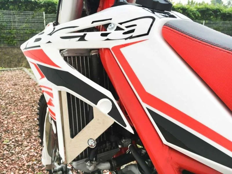 AXP RACING Radiator Brace - Beta X-Trainer