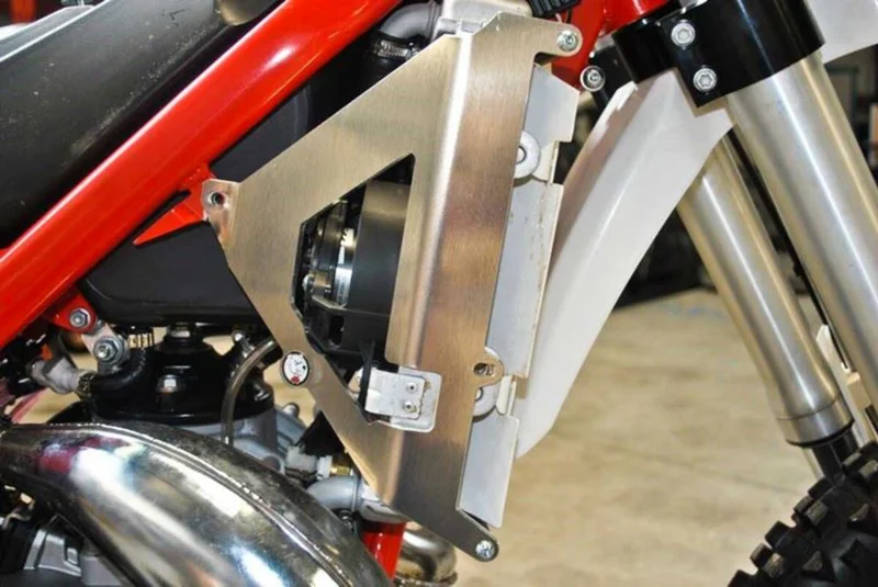 AXP RACING Radiator Brace - Beta X-Trainer
