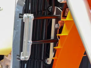 AXP RACING RADIATOR BRACE EXC/F 24- BK