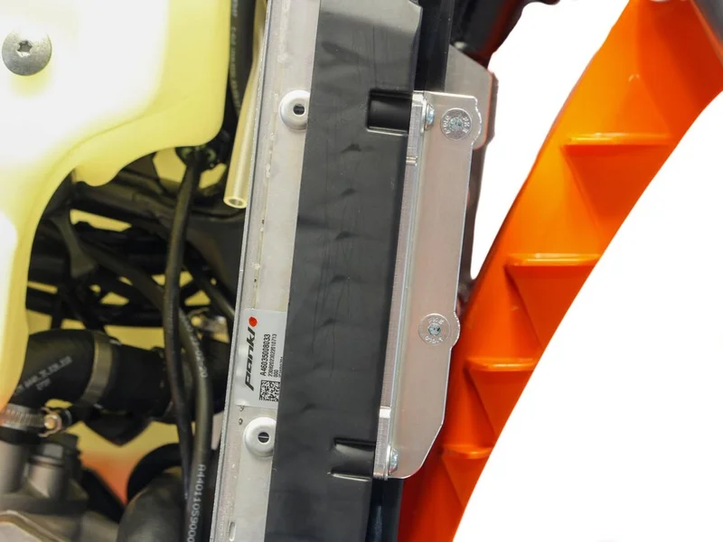 AXP RACING RADIATOR BRACE EXC/F 24- BK