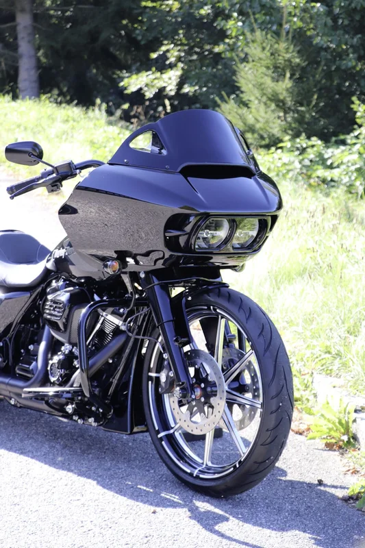 Cult-Werk FLTR headlamp trim ''Bad Look''. Gloss black