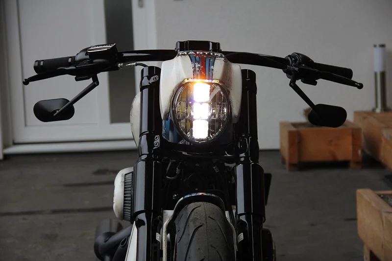 Cult-Werk FXBR headlamp mask ''V-Rod style''. Gloss black
