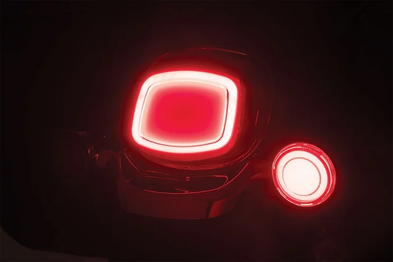 Kuryakyn TAILLIGHT TRACER RED