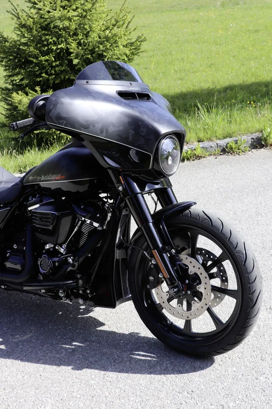 Cult-Werk ''Clean Style'' front LED turn signals. Gloss black