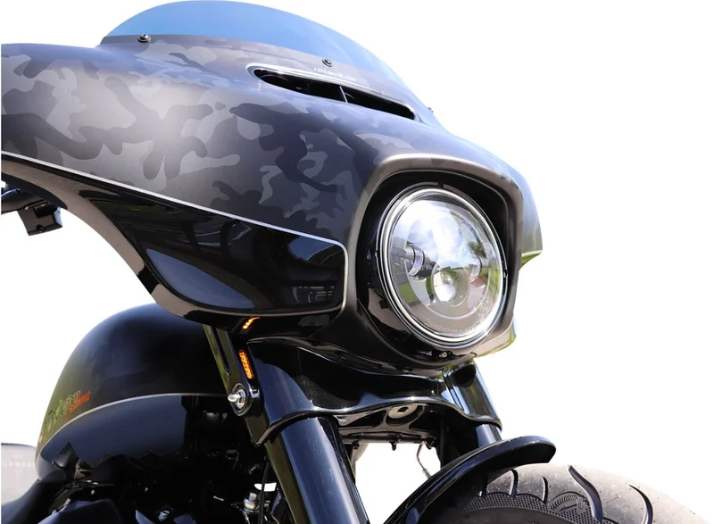 Cult-Werk ''Clean Style'' front LED turn signals. Gloss black