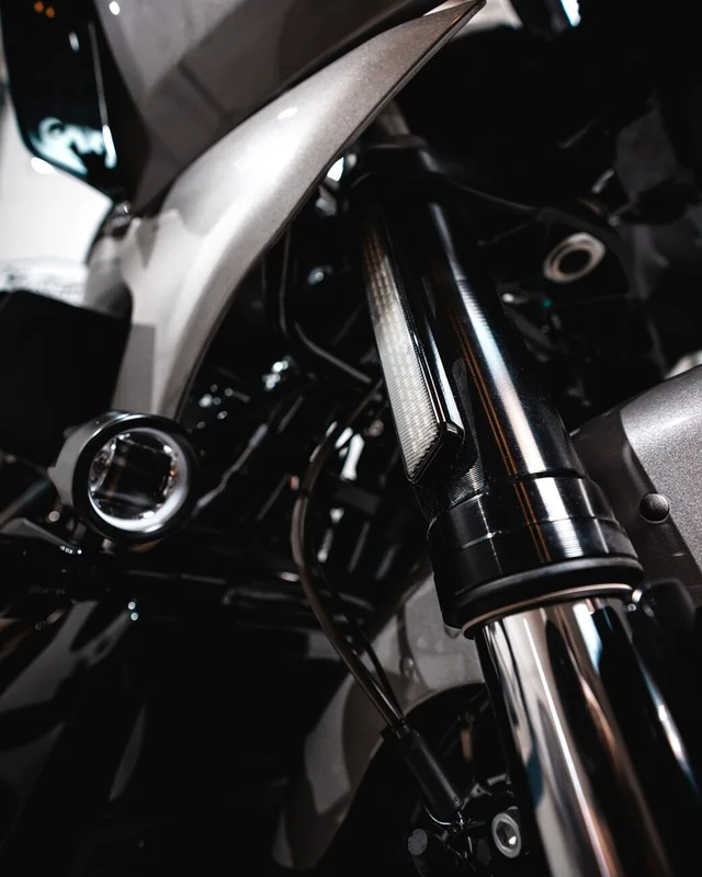 Custom Dynamics 1.25 CLAMP - CHROME PAIR