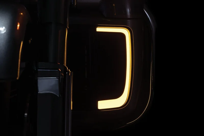 Kuryakyn GRILL LOWER TRACER W/LED - FL