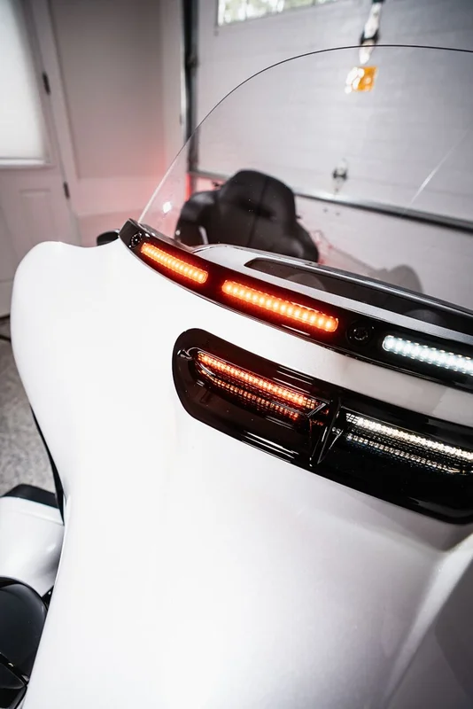 Custom Dynamics WINDSHIELD TRIM WITH AW V2 FOR