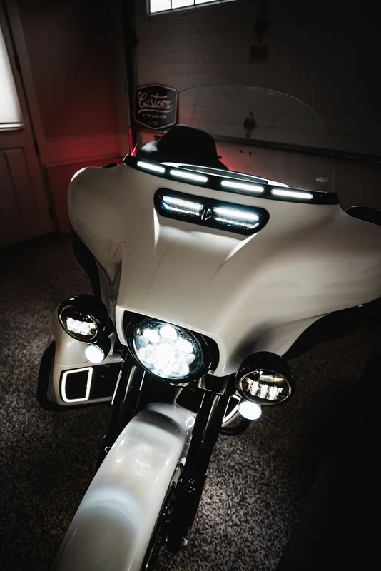 Custom Dynamics SEQUENTIAL WINDSHIELD TRIM WIT