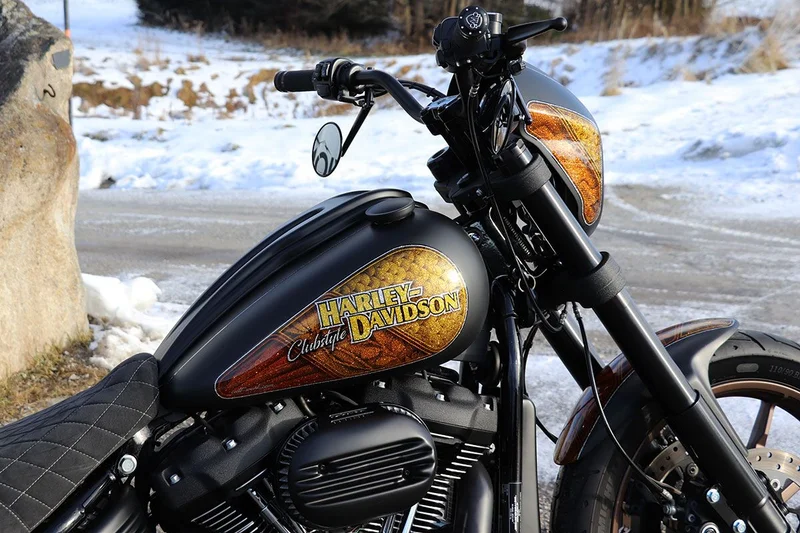 Cult-Werk Dash cover. Gloss black