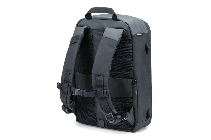 Kuryakyn BACKPACK MOMENTUM RUNAWAY - BL