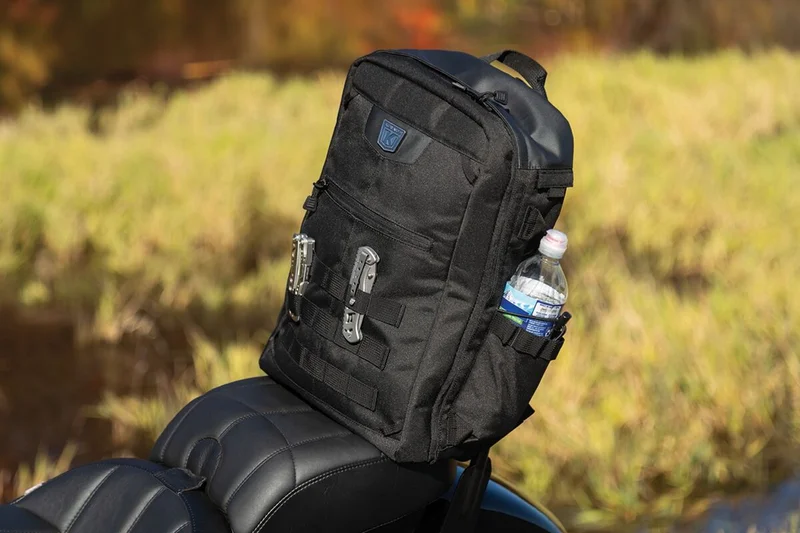Kuryakyn BACKPACK MOMENTUM RUNAWAY - BL